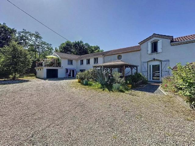 Maison 350m² de Caractère à la Campagne Vic en Bigorre 65500