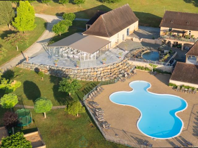 Maison 35 pièces 1 830 m²