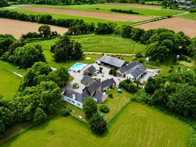Maison 35 pièces 679 m²