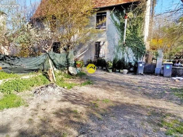 Maison 3678 m² de terrain