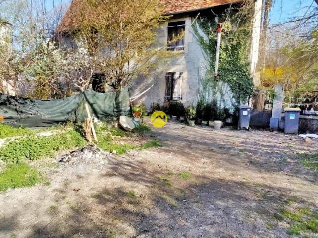 Maison 3678 m² de terrain