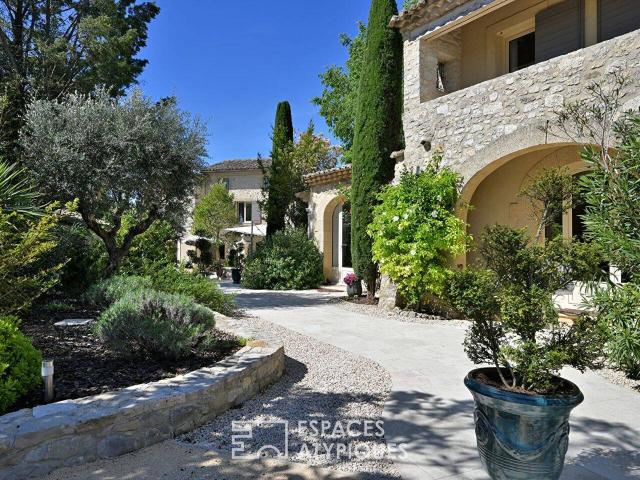 Maison 360 m2 Uzes