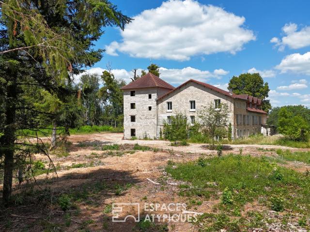 Maison 36 pièces 1 900 m²