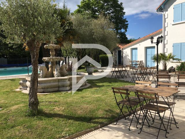 Maison 36 pièces 830 m²