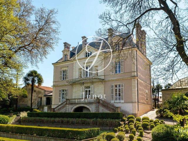 Maison 374 m2 Saint Fiacre sur Maine