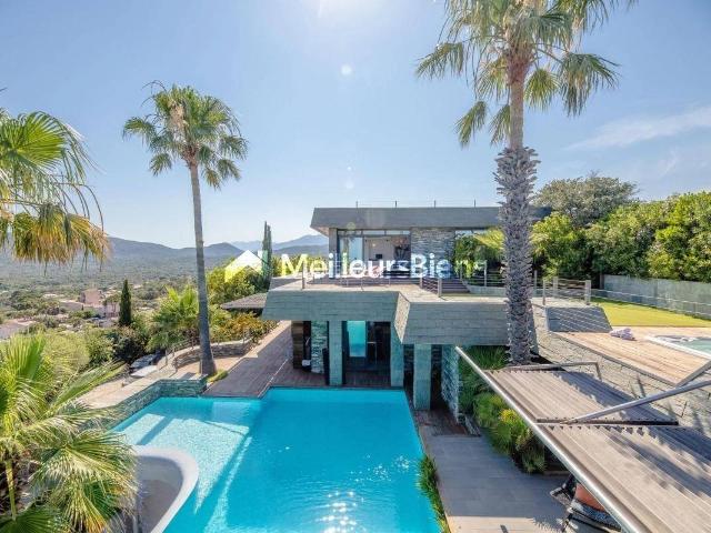 Maison 370 m2 Sainte Lucie de Porto Vecchi