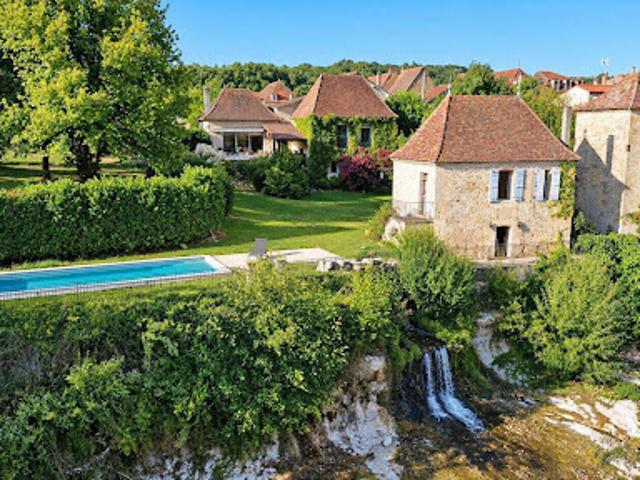 Maison avec piscine et jardin