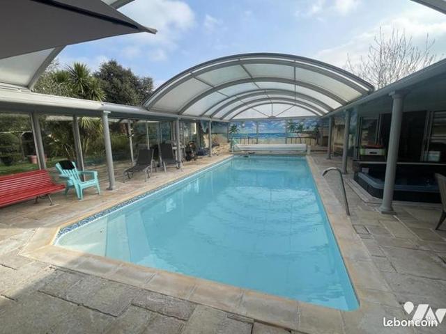 Maison 380 m² MONTSURS