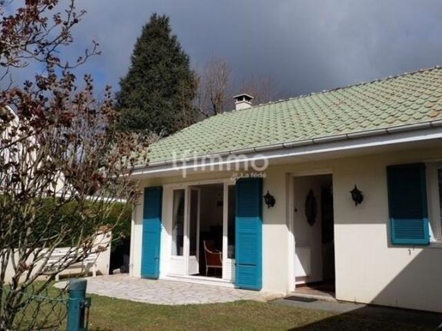 Maison 7 P avec véranda et jardin dans les quartiers chics de Me