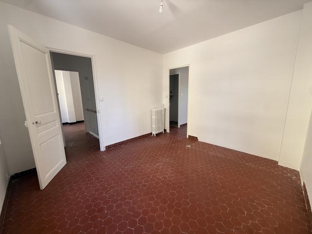 Maison 7 pièces, 119 m² à louer à Toulon 83200
