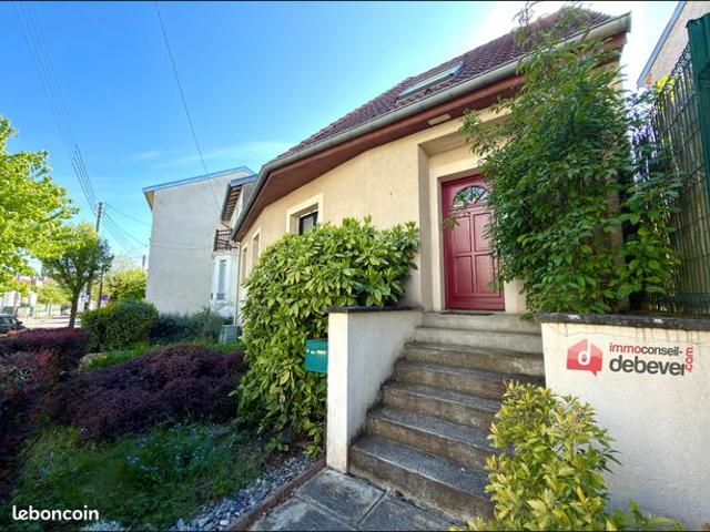 Maison 7 pièces 140 m²
