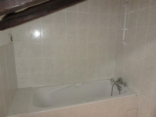 Maison 7 pièces, 127 m² à louer à Salles la Source 12330