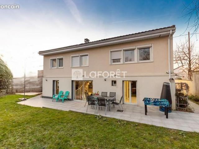 Maison 7 pièces 134 m²