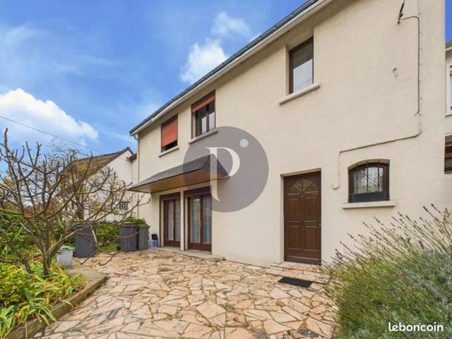 Maison 7 pièces 135 m²