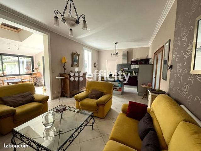 Maison 7 pièces 136 m²