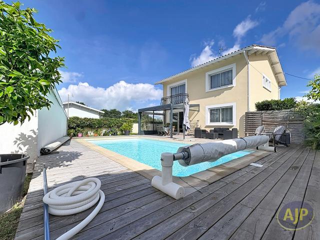 Maison 7 pièces 136 m²