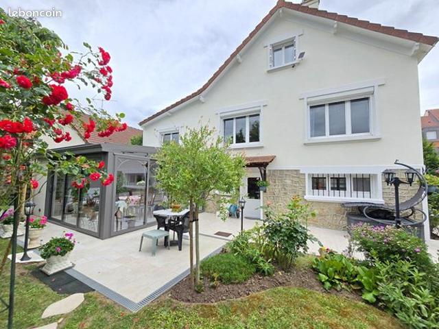 Maison 7 pièces 136 m²