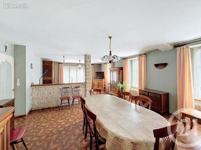 Maison 7 pièces 136 m²