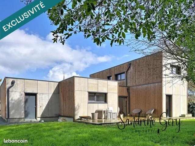 Maison 7 pièces 136 m²