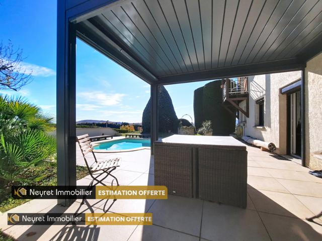 Maison 7 pièces 137 m2 4 chambres Piscine 841m2 de ter