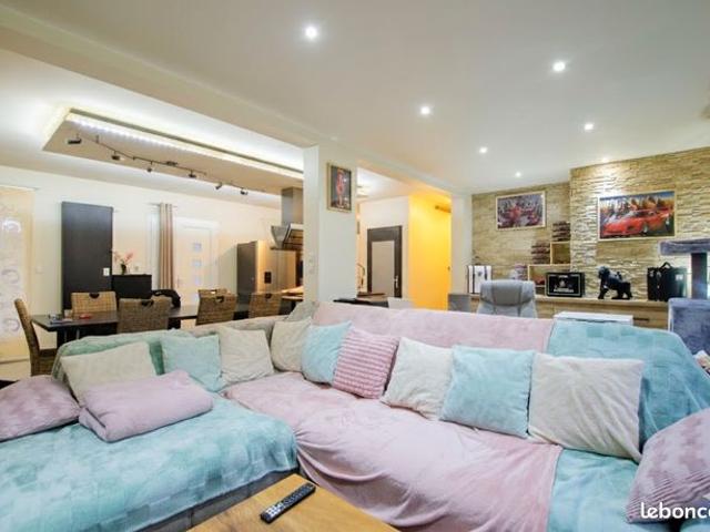 Maison 7 pièces 138 m²