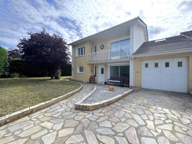 Maison 7 pièces 138 m²