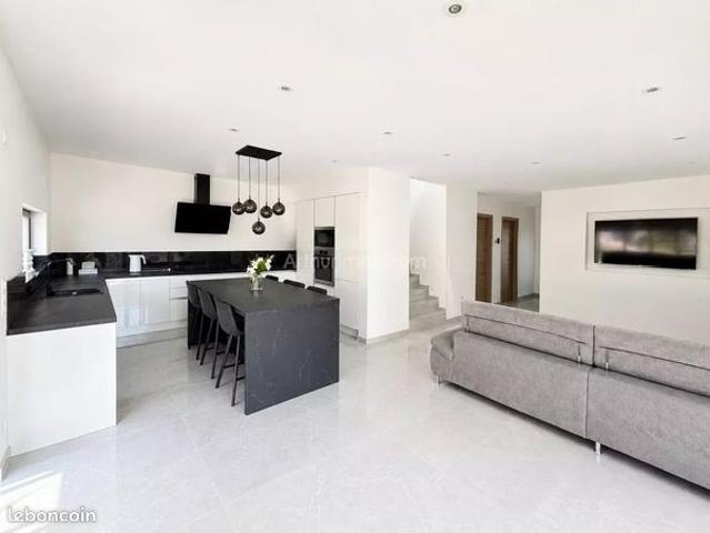Maison 7 pièces 138 m²