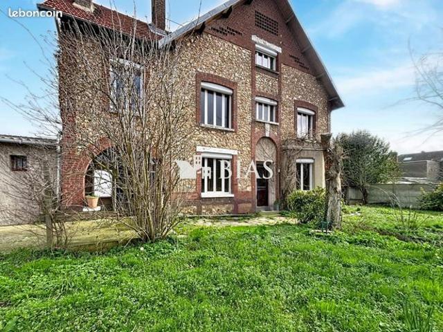 Maison 7 pièces 145 m²
