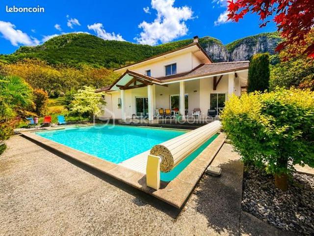 Maison 7 pièces 145 m²