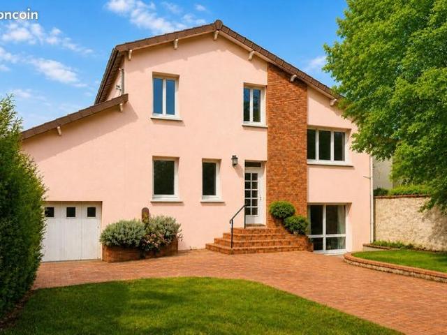 Maison 7 pièces 145 m²