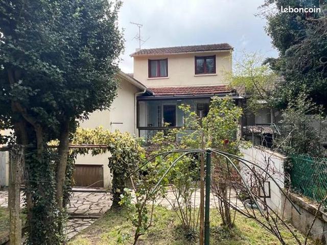 Maison 7 pièces 145 m²