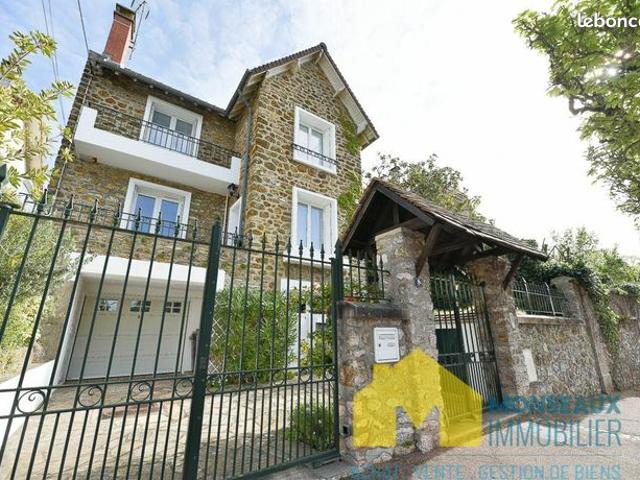 Maison 7 pièces 145 m²