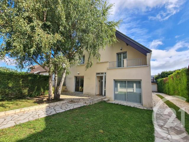 Maison 7 pièces 146 m²