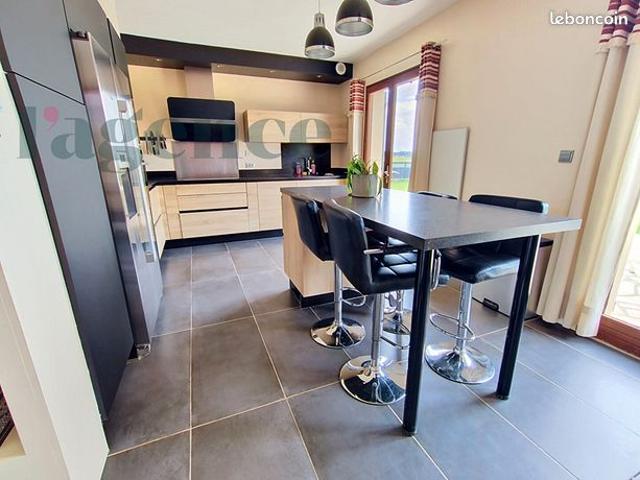 Maison 7 pièces 146 m²