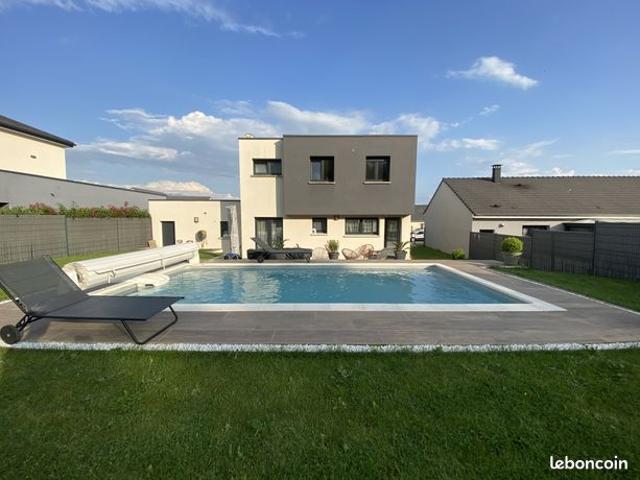 Maison 7 pièces 146 m²