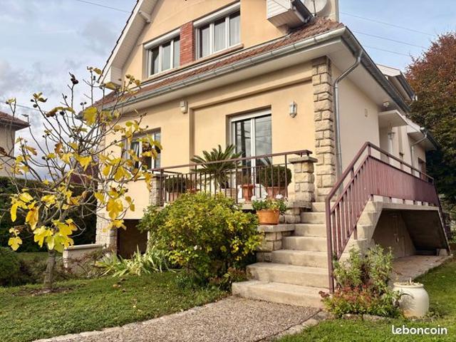 Maison 7 pièces 147 m²