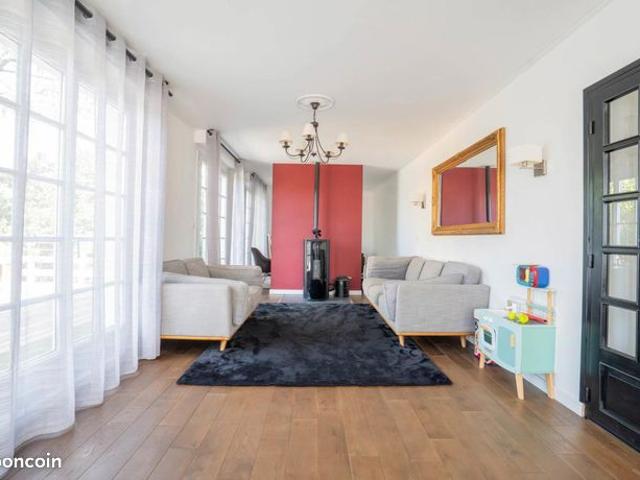 Maison 7 pièces 147 m²