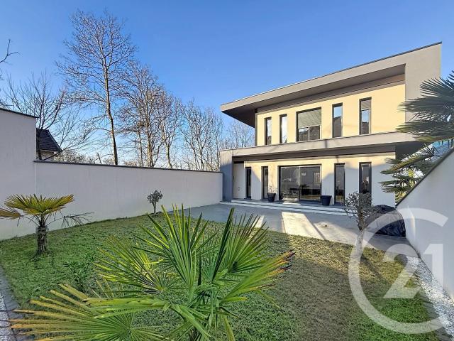 Maison 7 pièces 147 m²