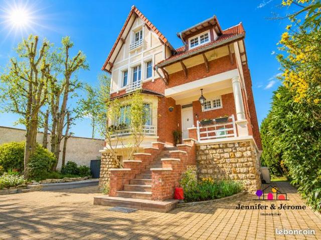 Maison 7 pièces 147 m²