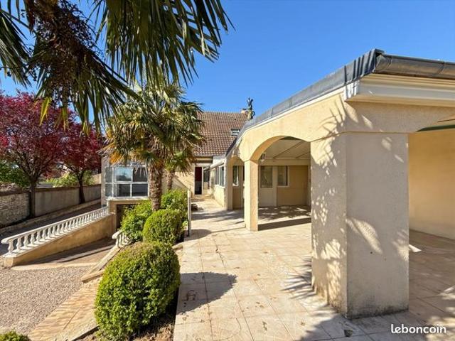 Maison 7 pièces 147 m²