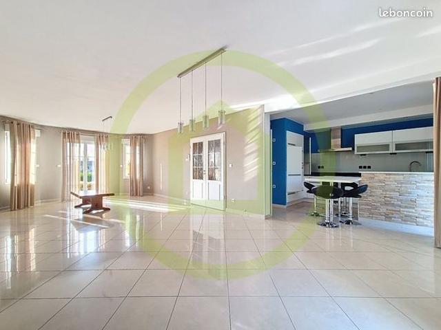 Maison 7 pièces 147 m²