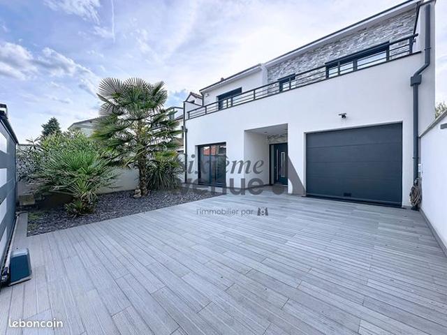 Maison 7 pièces 148 m²