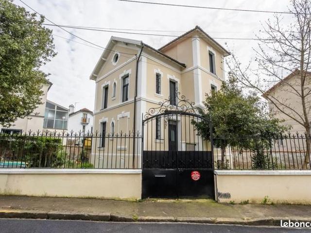 Maison 7 pièces 140 m²