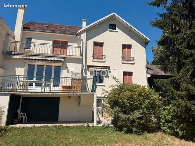 Maison 7 pièces 140 m²