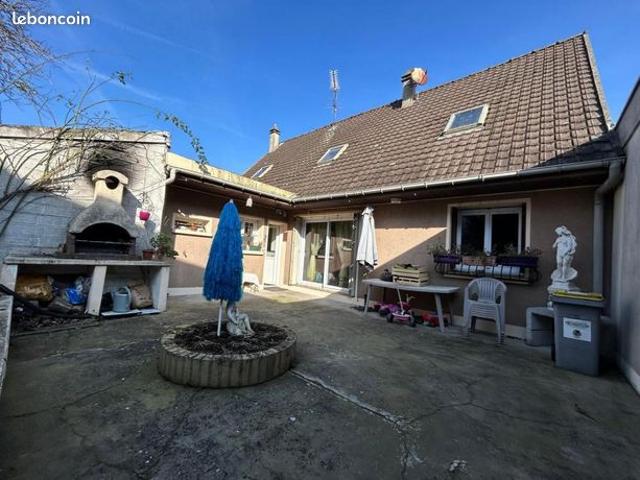 Maison 7 pièces 141 m²