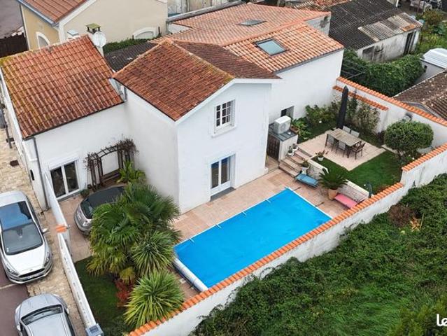 Maison 7 pièces 140 m²