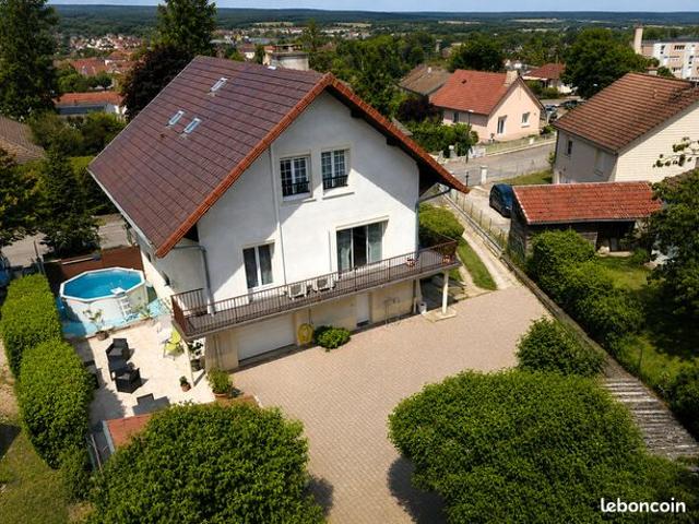 Maison 7 pièces 140 m²
