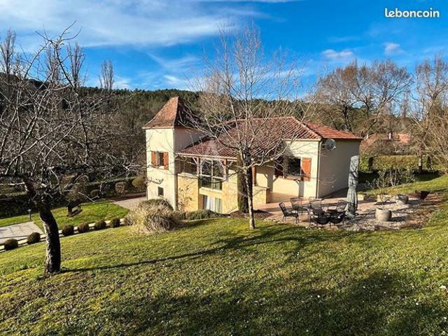 Propriété 7 pièces 140 m²