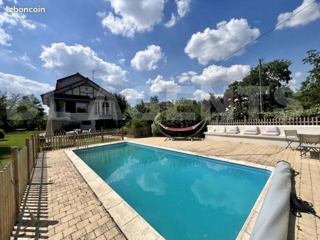 Maison 7 pièces 140 m²
