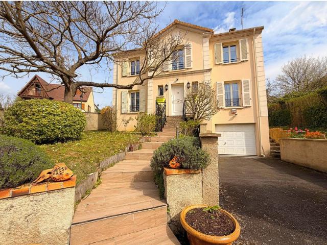 Maison 7 pièces 140 m²